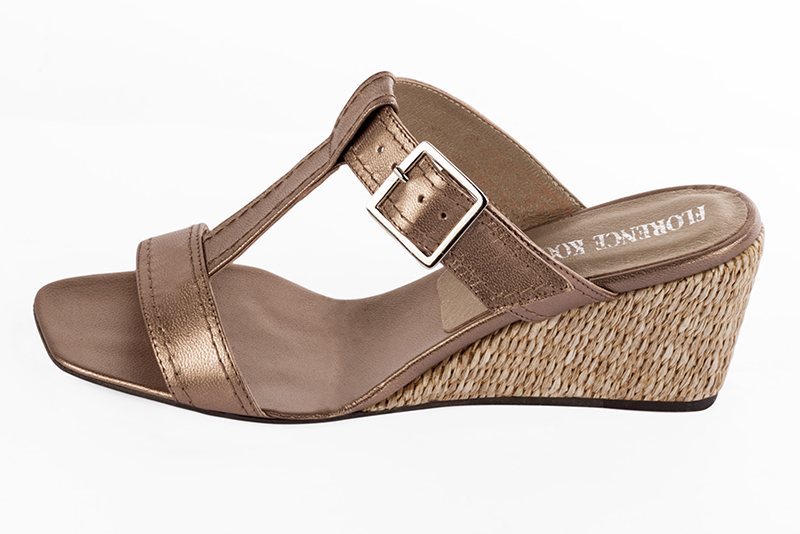 Copper gold women's fully open mule sandals. Square toe. Medium wedge heels. Profile view - Florence KOOIJMAN